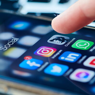 Social Media Icons auf einem Smartphone